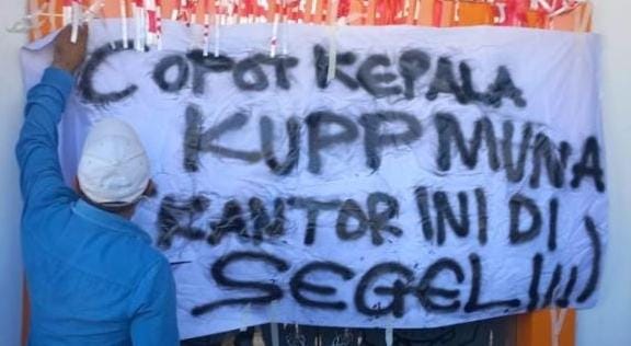 Tuntut Transparansi dan Penegakan Hukum, ‎Warga dan GMNI Muna Segel KUPP Raha