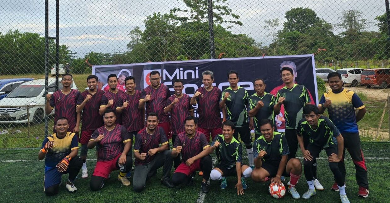 Laga Persahabatan PKS FC vs PWI Sultra FC Berakhir Imbang 5–5, Presiden PKS Almuzzamil Yusuf: Olahraga Jalin Silaturahmi dan Jernihkan Pikiran