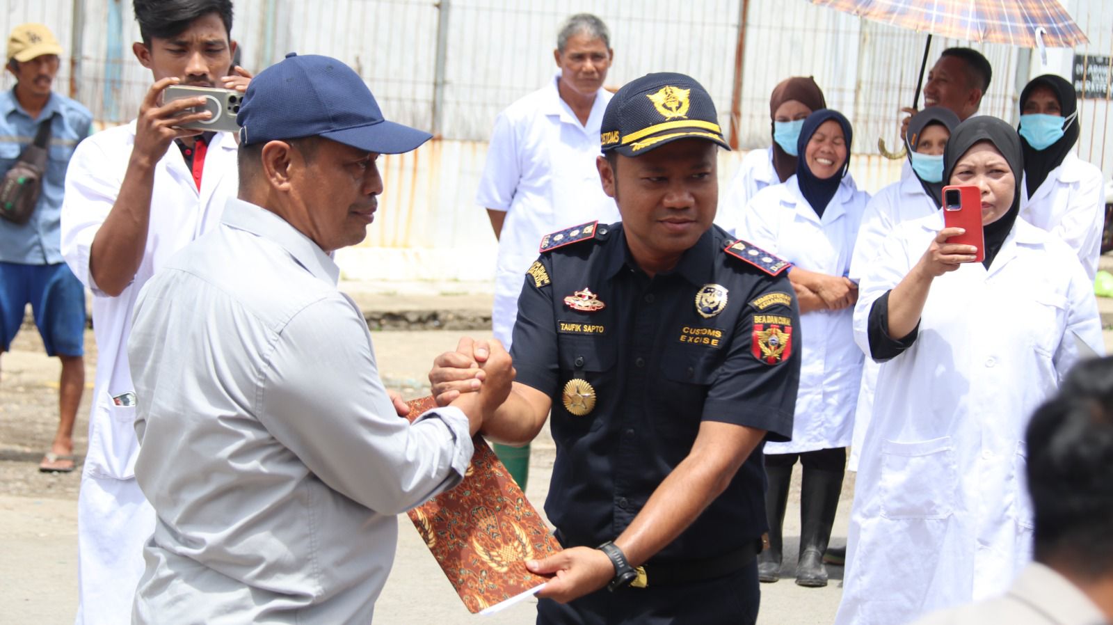 Perdana Setelah 6 Tahun, PT Yanagi Histalaraya Ekspor Belasan Ton Cumi-Cumi ke Vietnam Perdana Setelah 6 Tahun, PT Yanagi Histalaraya Ekspor Belasan Ton Cumi-Cumi ke Vietnam