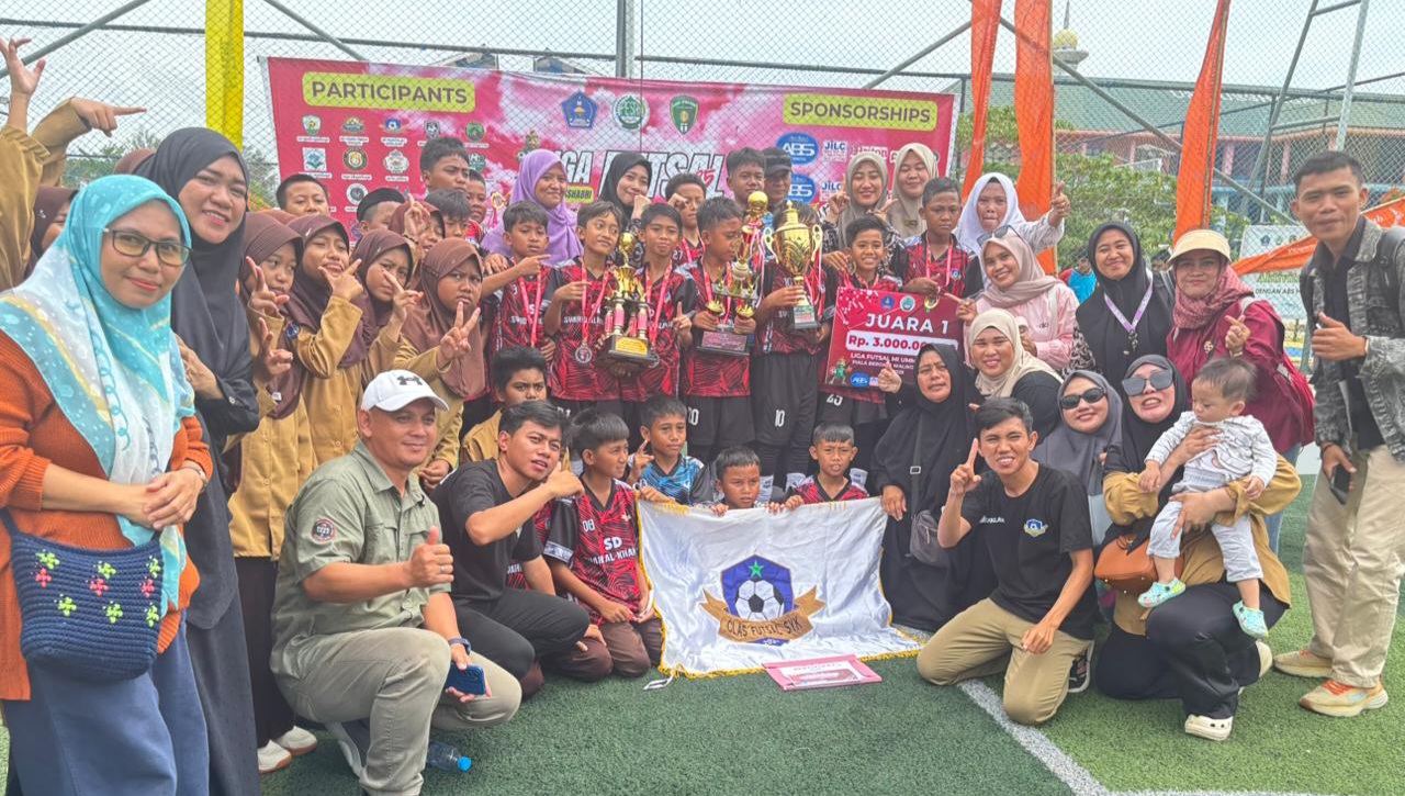 Syahid Al-Khalifah FC Juara I Turnamen Futsal MI Ummusabri se-Kota Kendari Syahid Al-Khalifah FC Juara I Turnamen Futsal MI Ummusabri se-Kota Kendari