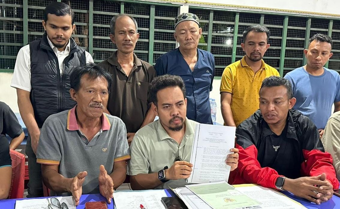 Pengacara Warga Tapak Kuda Pemilik SHM: Konstantering Tidak Sah Jika Hanya Dibacakan, Wajib Dilaksanakan Pencocokan Objek Putusan Pengacara Warga Tapak Kuda Pemilik SHM: Konstantering Tidak Sah Jika Hanya Dibacakan, Wajib Dilaksanakan Pencocokan Objek Putusan