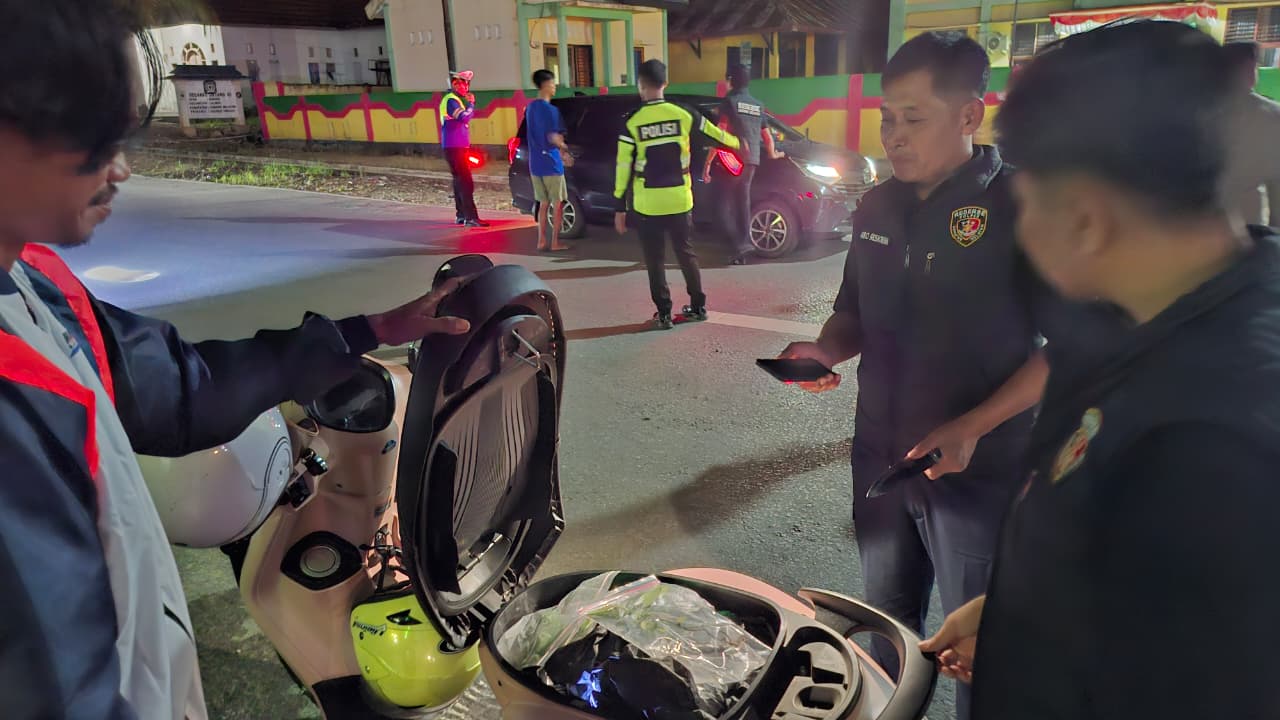 Operasi Sikat Anoa 2025, Polres Konawe Selatan Amankan Pemuda Pembawa Sajam dan Narkotika