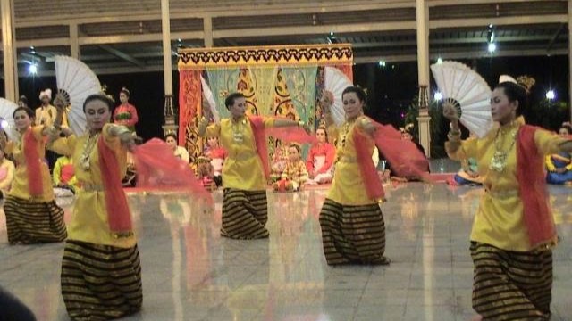 Tari Linda: Simbol Keanggunan dan Kebersamaan dari Tanah Muna