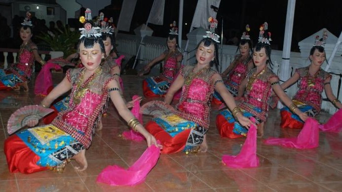 Harmoni Gerak, Musik dan Tradisi Tari Lariangi Wakatobi