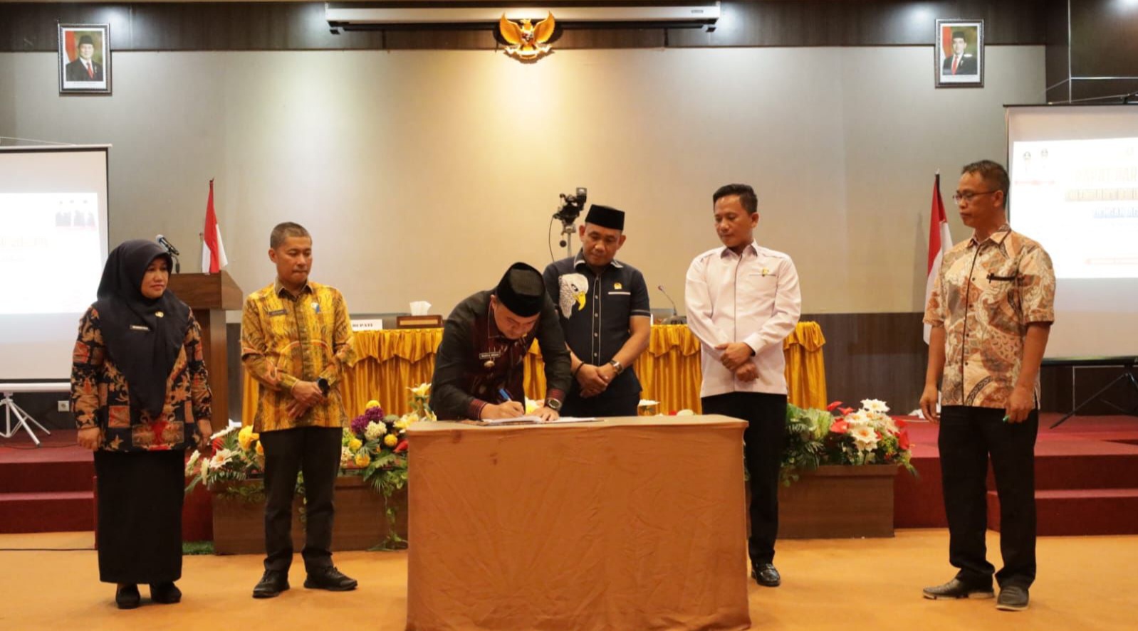 DPRD Konsel Gelar Paripurna Jawaban Pemerintah atas RAPBD 2026, Pemda Tegaskan Efisiensi dan Prioritas Belanja Wajib