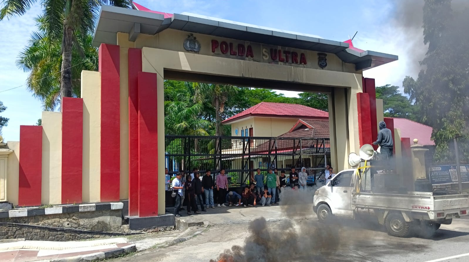 Dugaan Kriminalisasi, Massa Geruduk Polda Sultra Tuntut Keadilan Penetapan Tersangka Direktur PT Golden Anugrah Nusantara