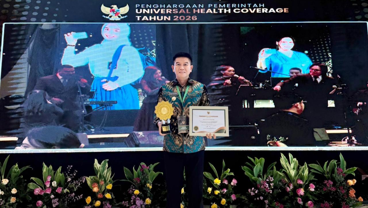 Komitmen Jamin Kesehatan Warga, Bupati Konsel Terima Penghargaan UHC Awards 2026