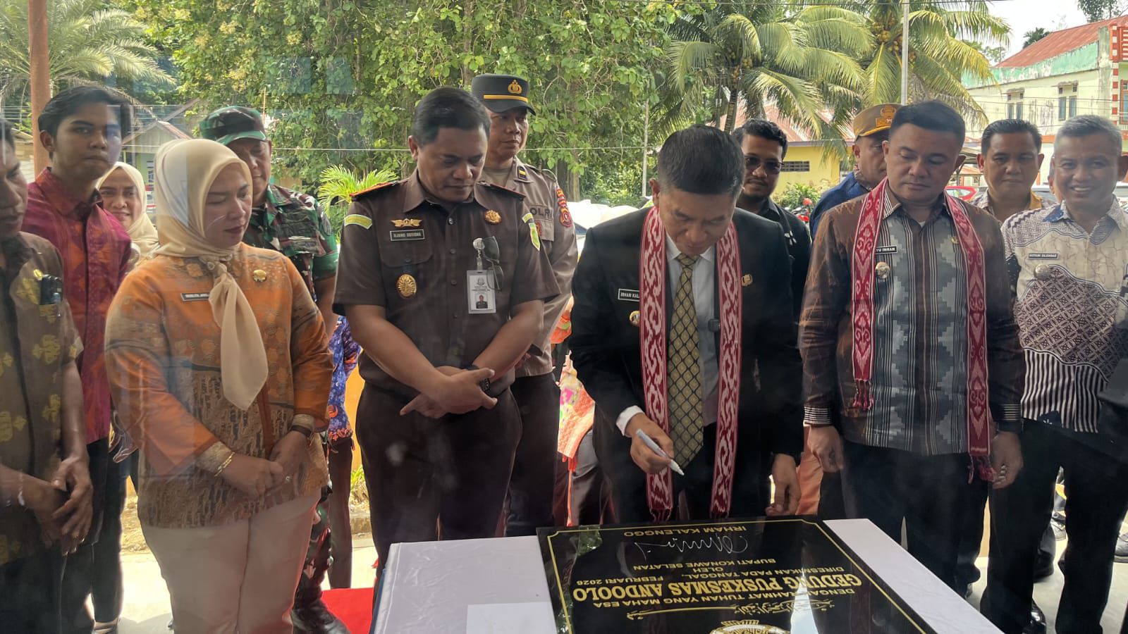 Wujudkan Konsel Sehat, Irham Kalenggo Resmikan Puskesmas Andoolo