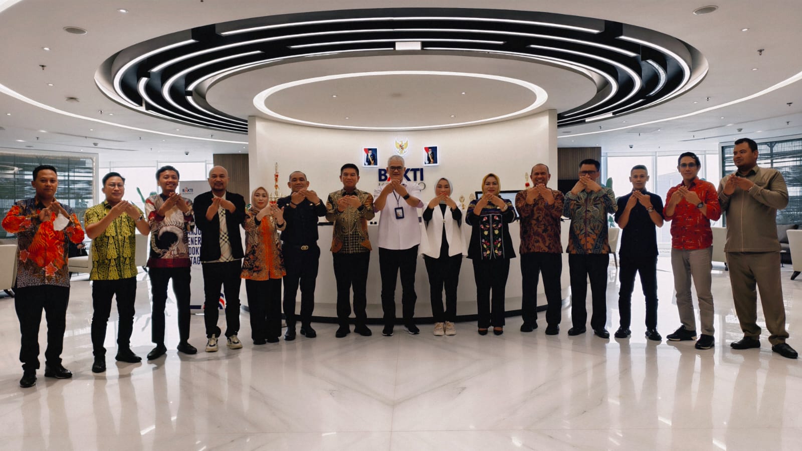 Tuntaskan Blank Spot Internet di Konawe Selatan, Pemkab dan DPRD Sambangi BAKTI Komdigi