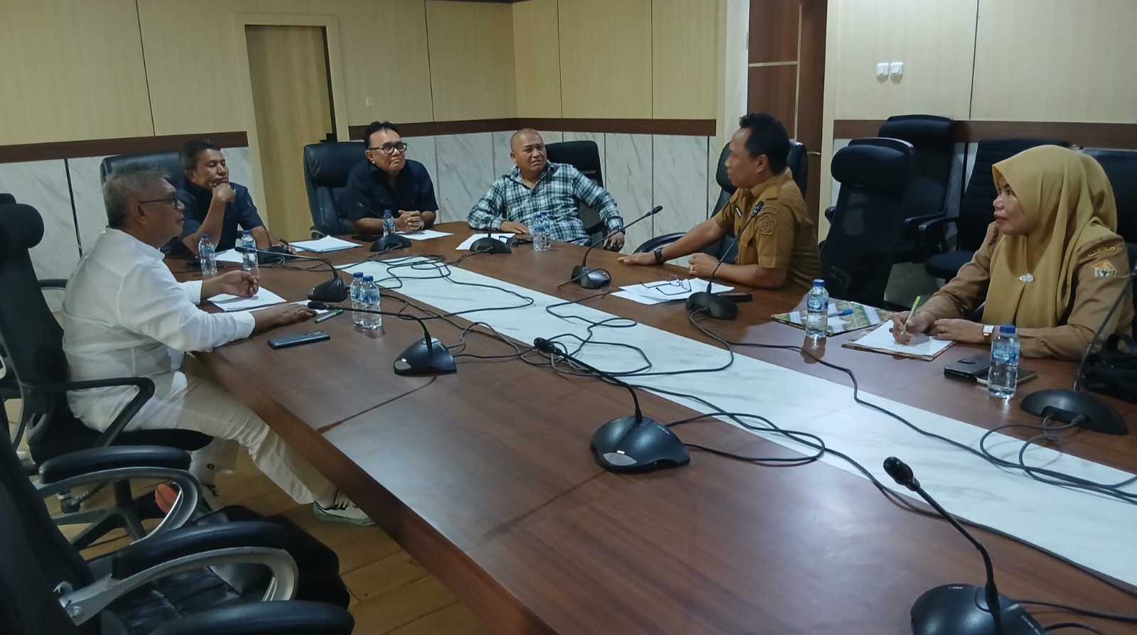 Komisi II DPRD Gelar Rapat Pra-pembahasan Ranperda APBD 2026 Bersama Dinas Kehutanan Sultra