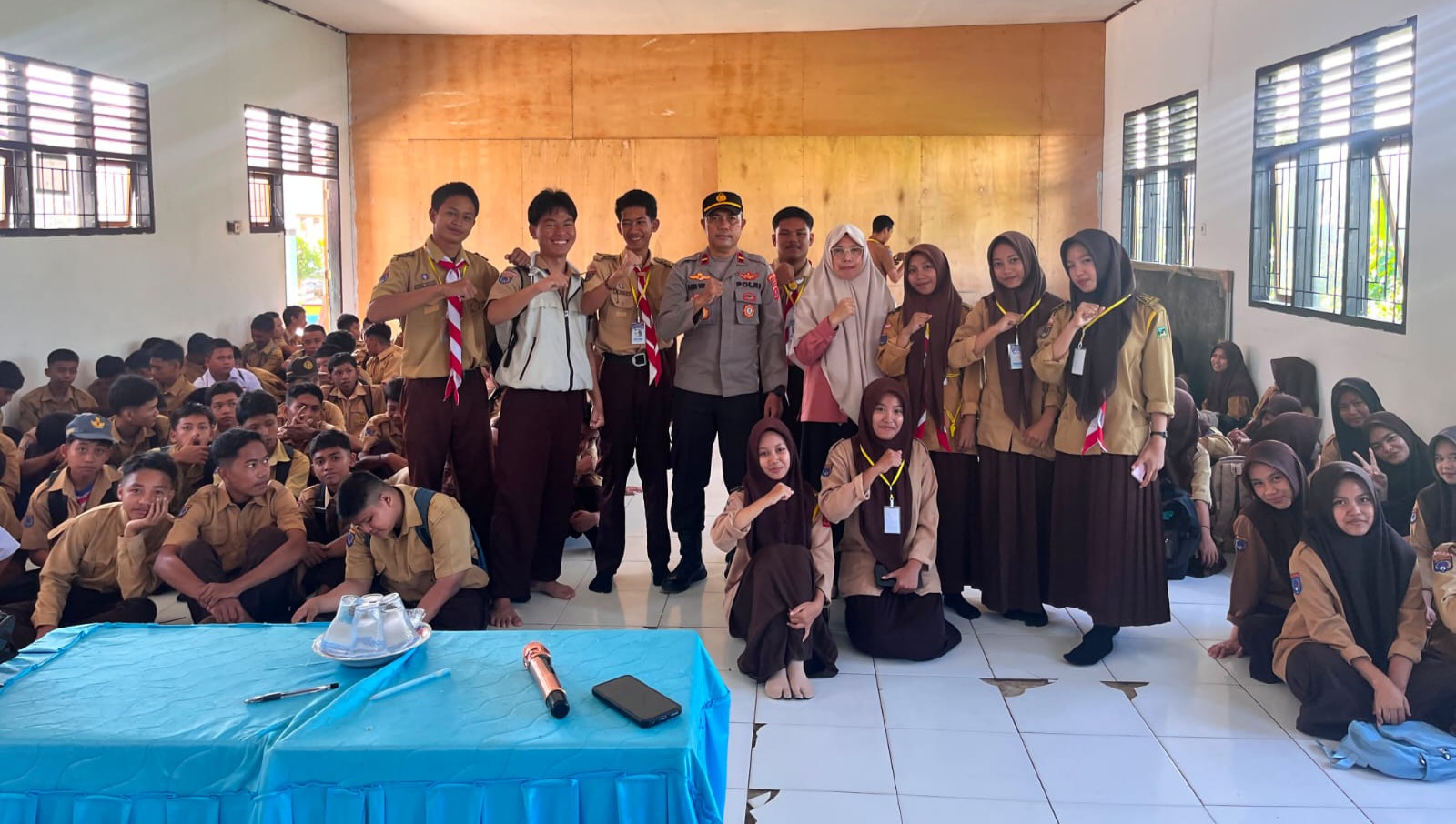 Polsek Benua Edukasi Pelajar SMK 7 Konawe Selatan Tentang Bahaya Bullying dan Narkoba
