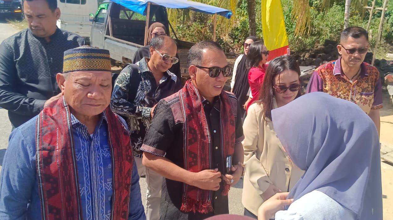Hadiri Pengukuhan Pengurus Dewan Adat Kerajaan Wawonii, Herman Pambahako Tegaskan Murni Nilai Adat Bukan Politik