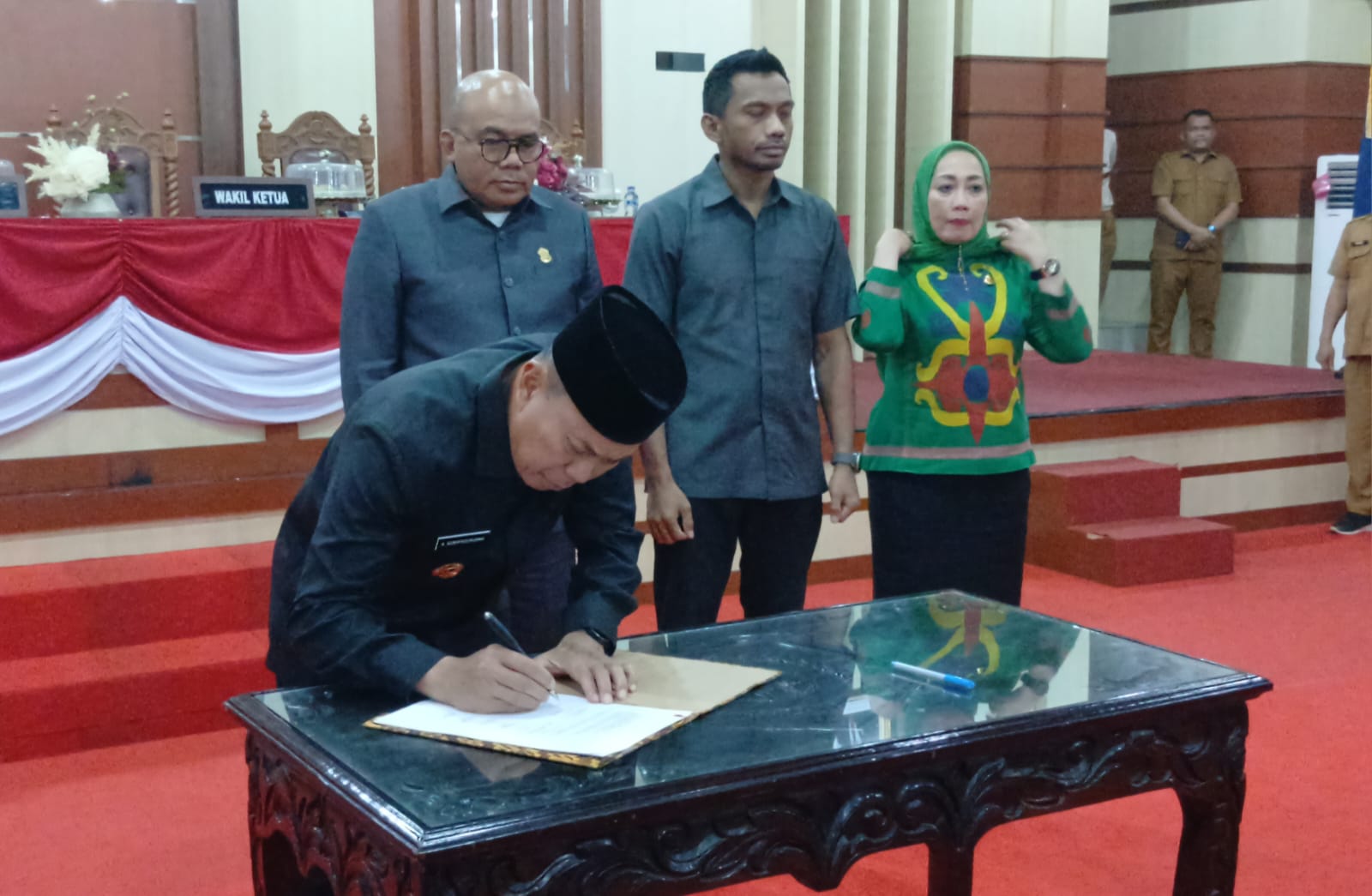 APBD-P Sultra 2026 Diteken, Gubernur Tekankan Anggaran Tepat Sasaran