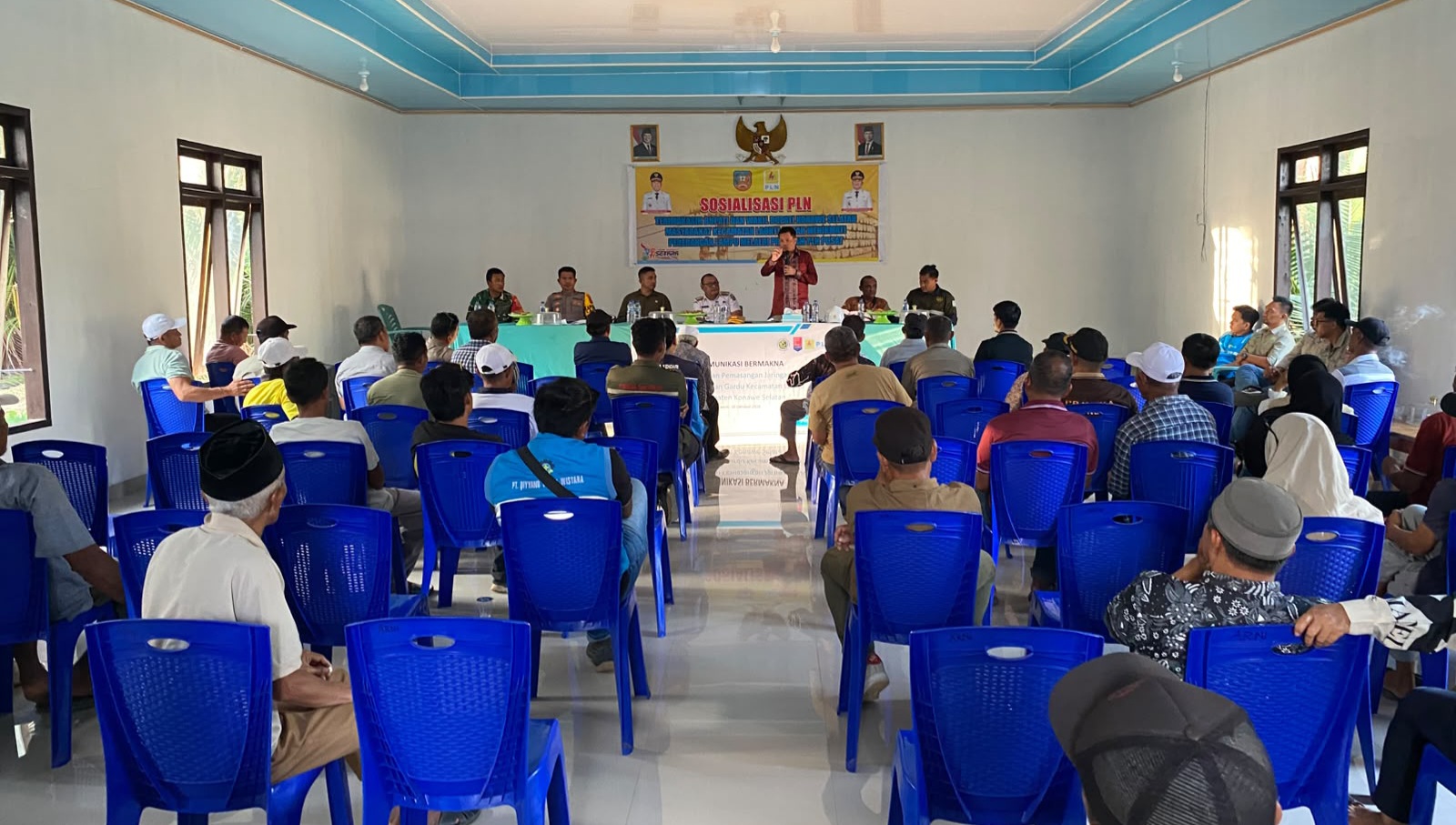 Pemkab Konsel dan PLN Sosialisasikan Pembangunan Jaringan Listrik 7 Desa di Laonti