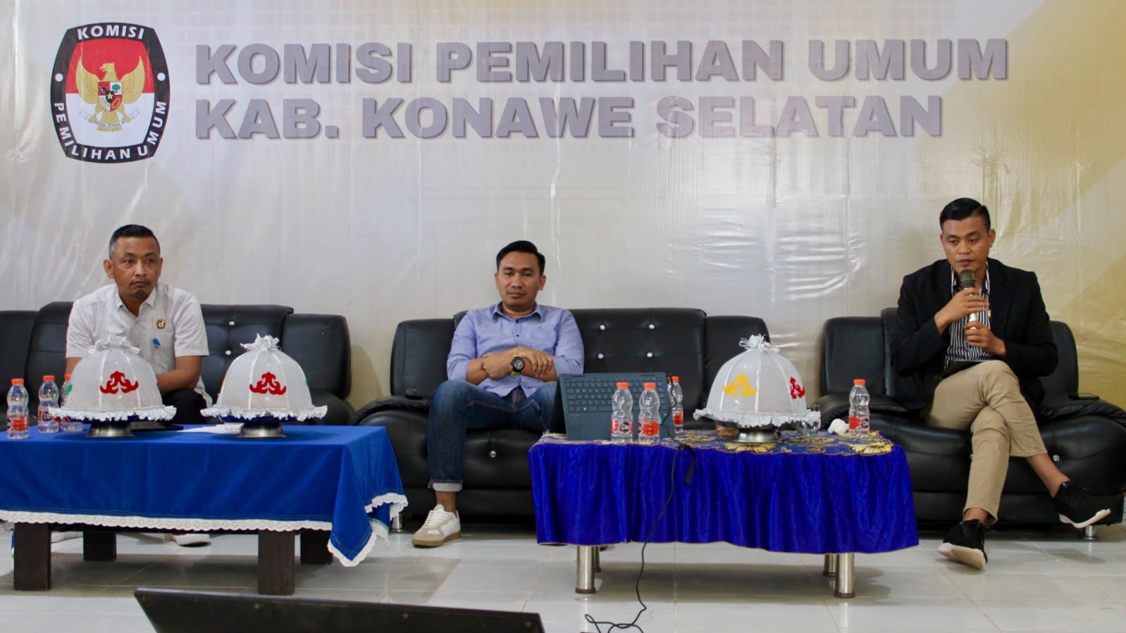 Bedah Buku Seri II, KPU Konsel Kupas Kesetaraan Suara dan Penataan Dapil