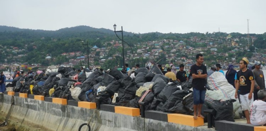Aksi Bersih Sambut HUT ke-192, Pemkot Kendari Berhasil Kumpulkan Ratusan Ton Sampah