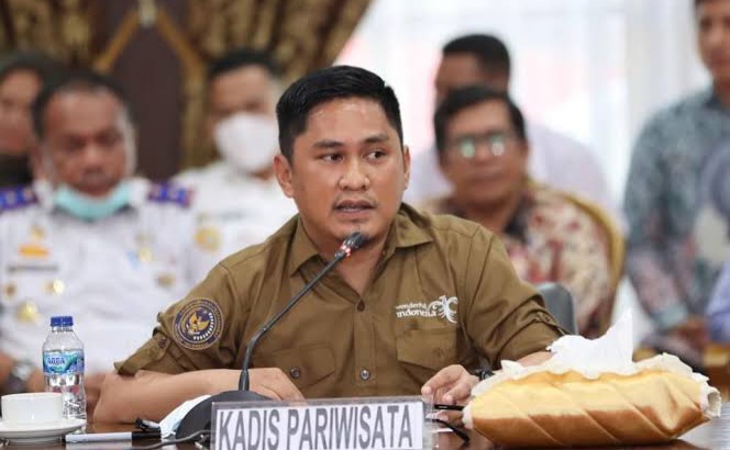 Cuaca Buruk, Dispar Sultra: Hati-Hati Berwisata di Pantai