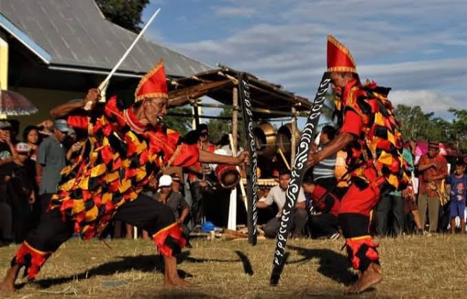 Tarian Suku Tolaki, Tradisi yang Terus Bergetar di Bumi Anoa